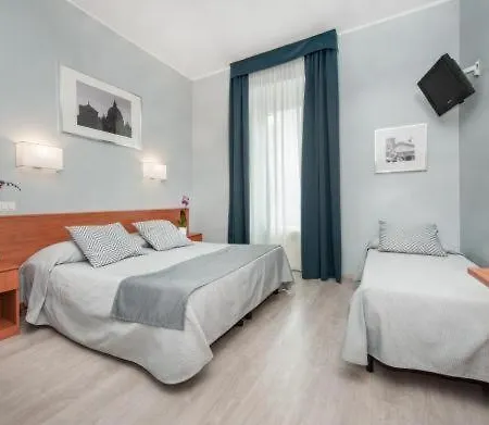 Hotel Reyes